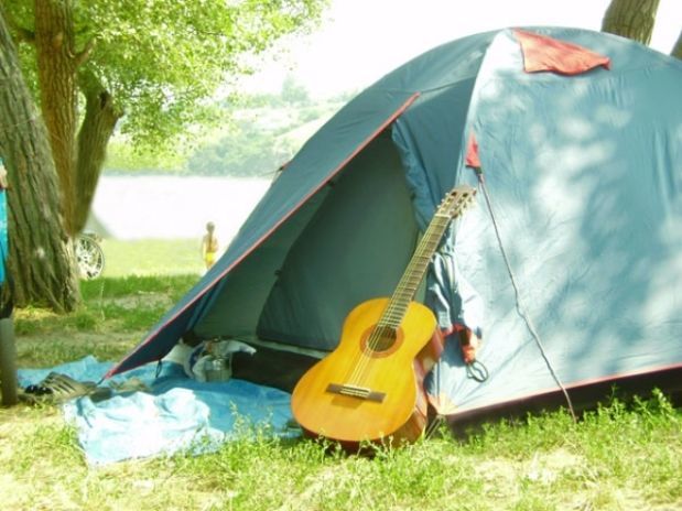 Палатка, учак һәм гитара… Быелгы җәйге ялны ничек уздырырга?
