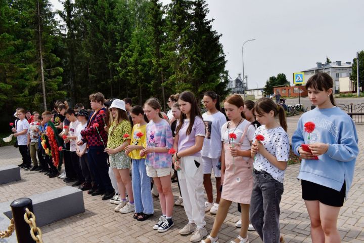 Кенәз авыл җирлегендә чик сакчысы көненә багышланган «Ватан чикләрен саклауда » дип аталган тантаналы митинг узды