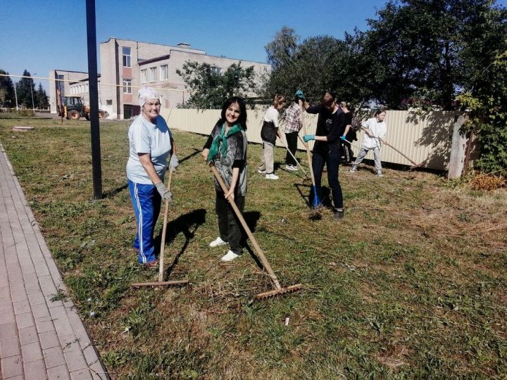 Кенәз авыл җирлегендә мәдәният һәм ял паркы территориясен төзекләндерү буенча “Авылыбызны гөлбакча итәрбез», дип аталган экологик акция узды