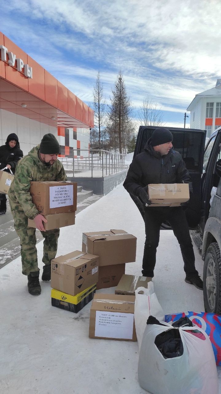 Азьмушкинское сельское поселение отправляет гуманитарную помощь в зону специальной военной операции: продукты, медикаменты и поддержка от детей