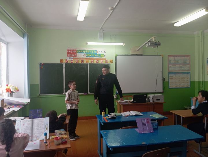 В Кузкеевской школе прошла профилактическая встреча с участковым инспектором по вопросам ПДД и правопорядка