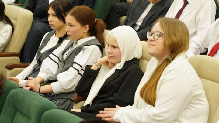 Казанских школьников научили безопасно общаться в мессенджерах