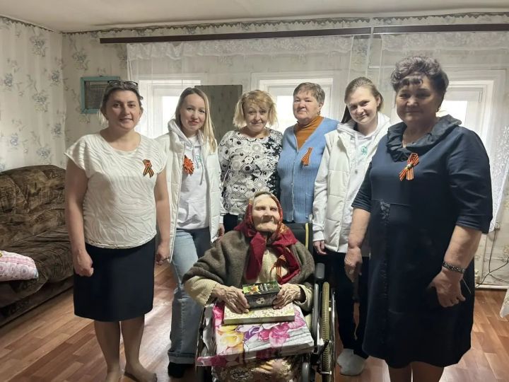 Уроки жизни Ольги Федотовой: в Тукаевском районе поздравили ветерана педагогического труда