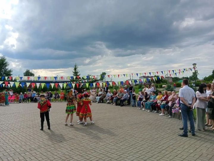 В посёлке Круглое Поле организовали праздник для местных жителей