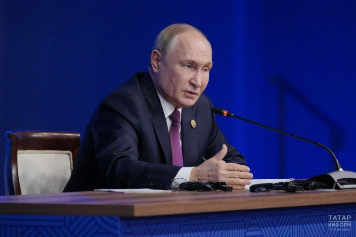 Владимир Путин укытучыларга махсус статус бирү инициативасын хуплады