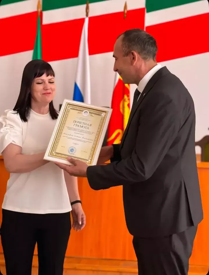 Тукай районында социаль хезмәткәрләрне һөнәри бәйрәмнәре белән котладылар