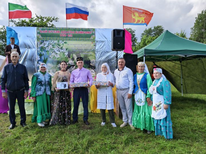 Бай Бүләк авылының 100 еллык юбилеен билгеләп үттеләр