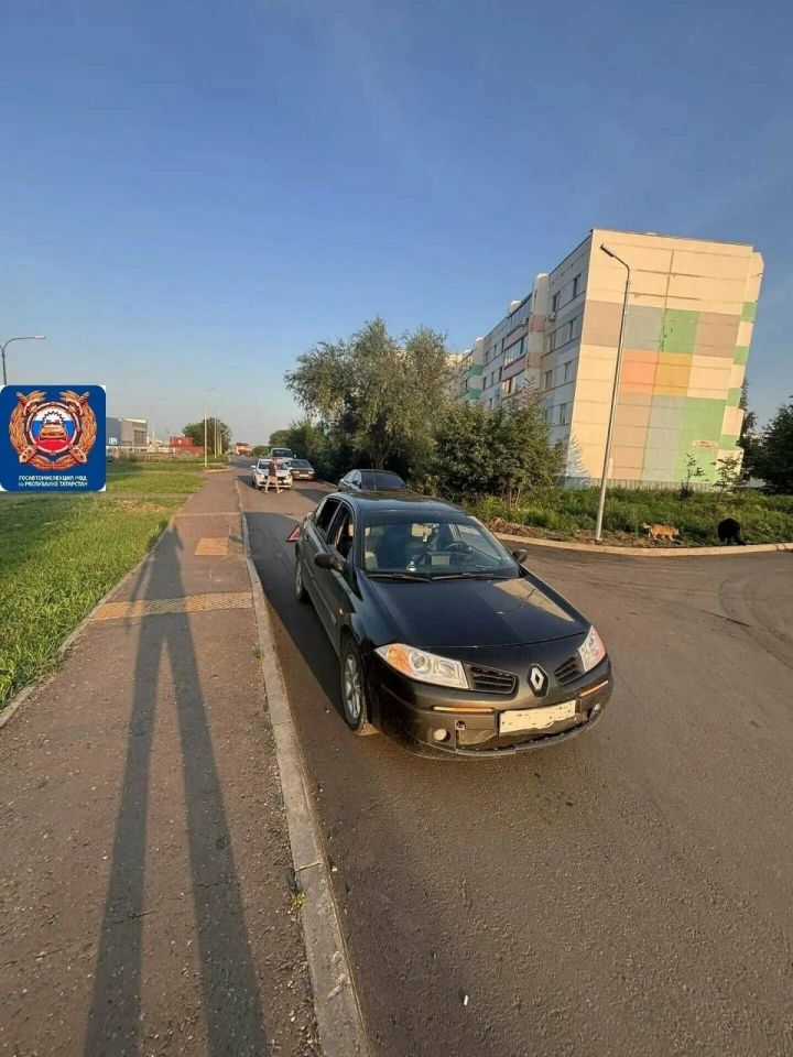 В Челнах водитель сбил 3-летнего мальчика, выбежавшего из-за стоящего авто