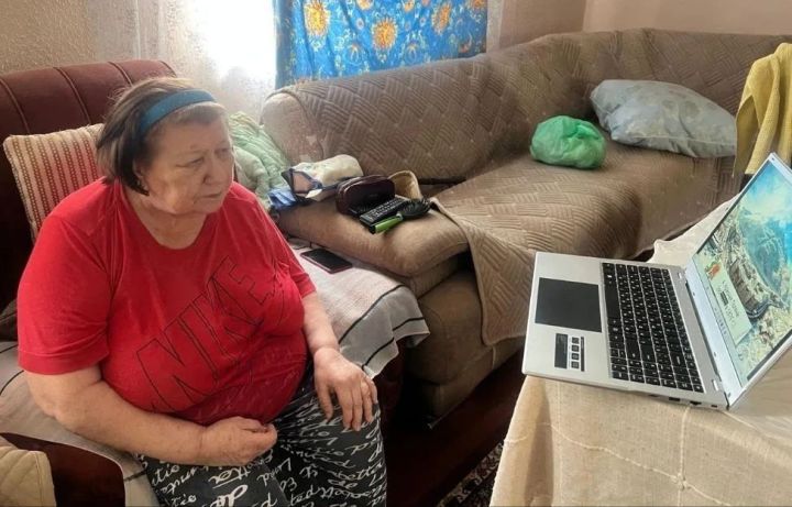 В Тукаевском районе пенсионеры открывают мир с помощью «Виртуального туризма»