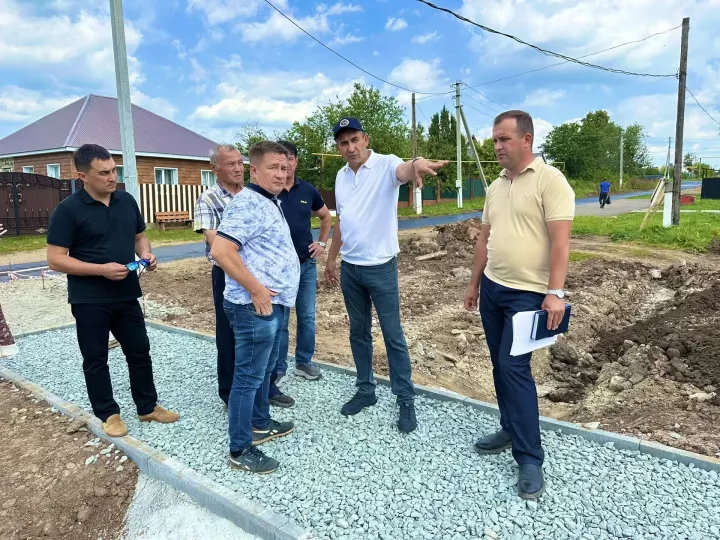 Глава Тукаевского района Камиль Назмиев проинспектировал готовность ключевых соцобъектов