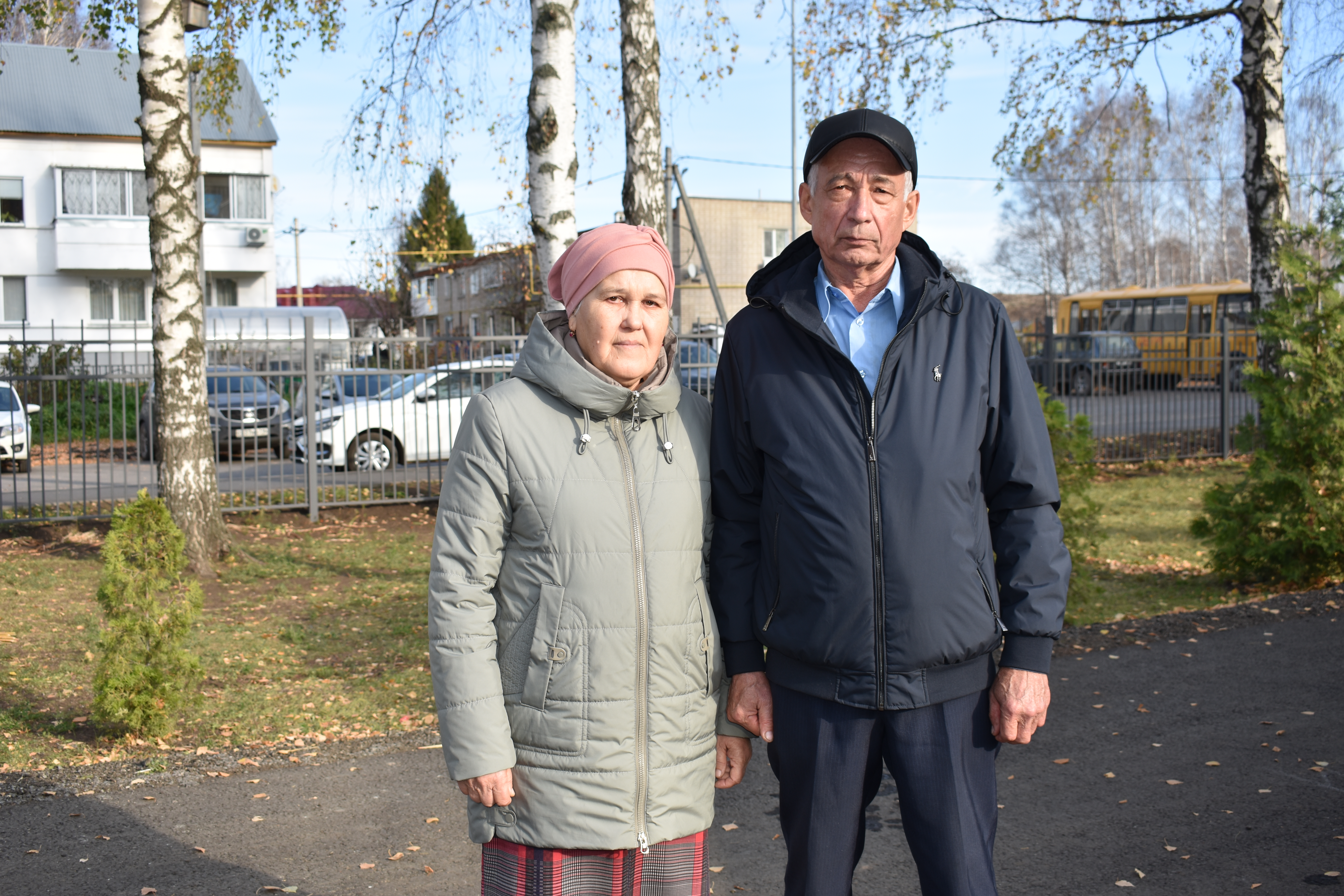 Таслия и Насих Ихсановы/