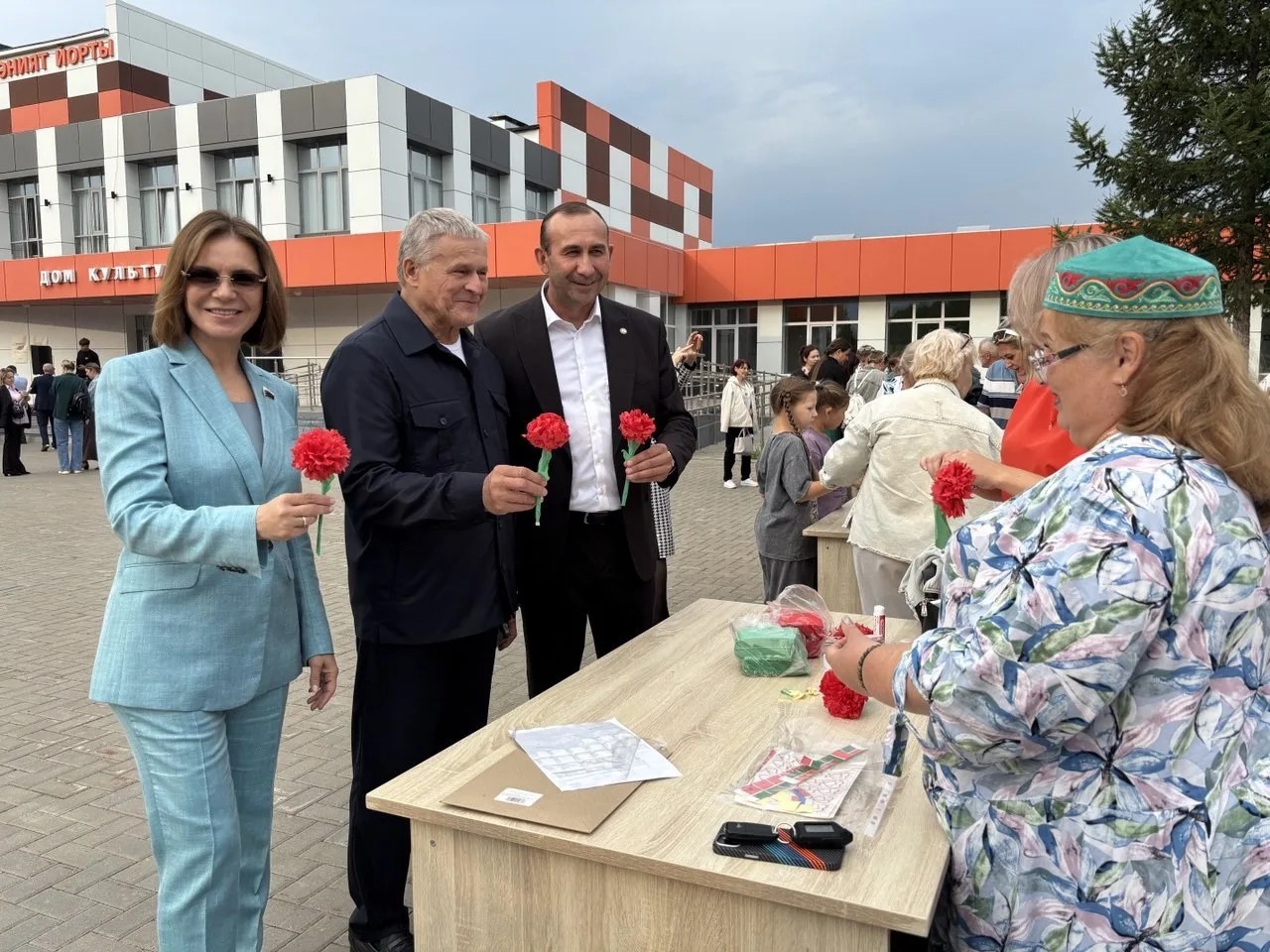 В парке им. Габдуллы Тукая посёлка Новый прошёл масштабный Фестиваль труда и доблести, приуроченный к Году воинской и трудовой доблести.
