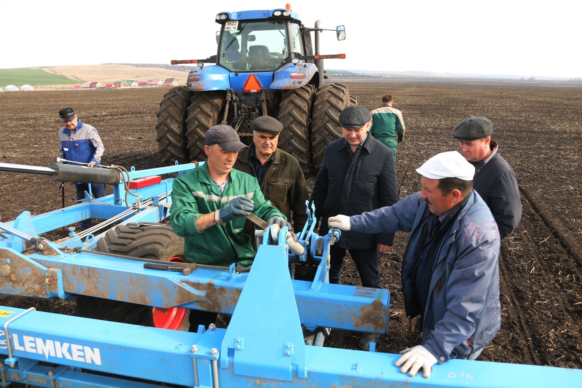 Агрофирма "Кама" приступила к севу в Тукаевском районе ФОТО