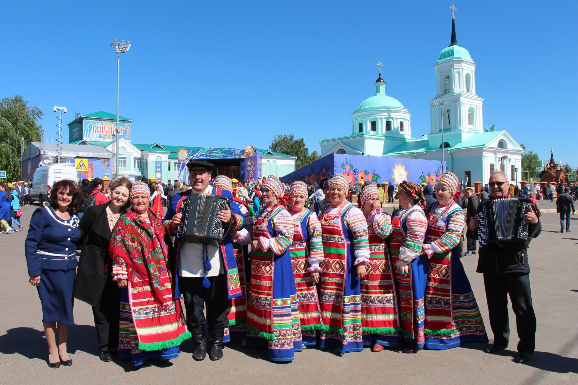 Помощь в русском селе. Каравон село Никольское. Каравон русское Никольское 2020. Каравон Лаишево. Каравон праздник Никольское.