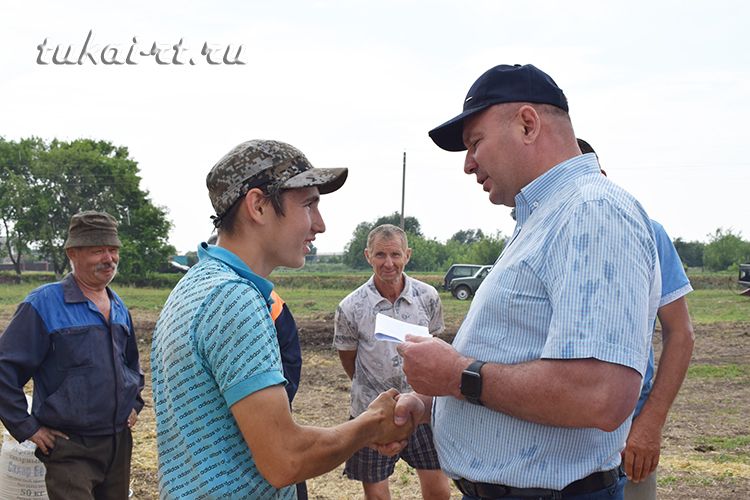 Жатва начинается&nbsp;с парада комбайнов