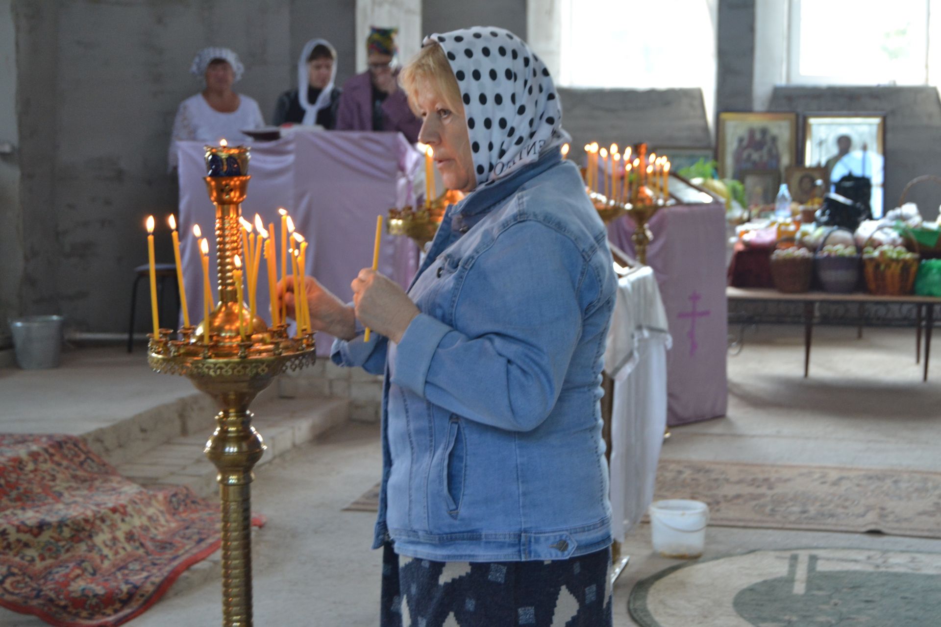 Божественная Литургия в храме Святителя Николая Чудотворца в честь праздника Преображения Господа Бога и Спаса нашего Иисуса Христа