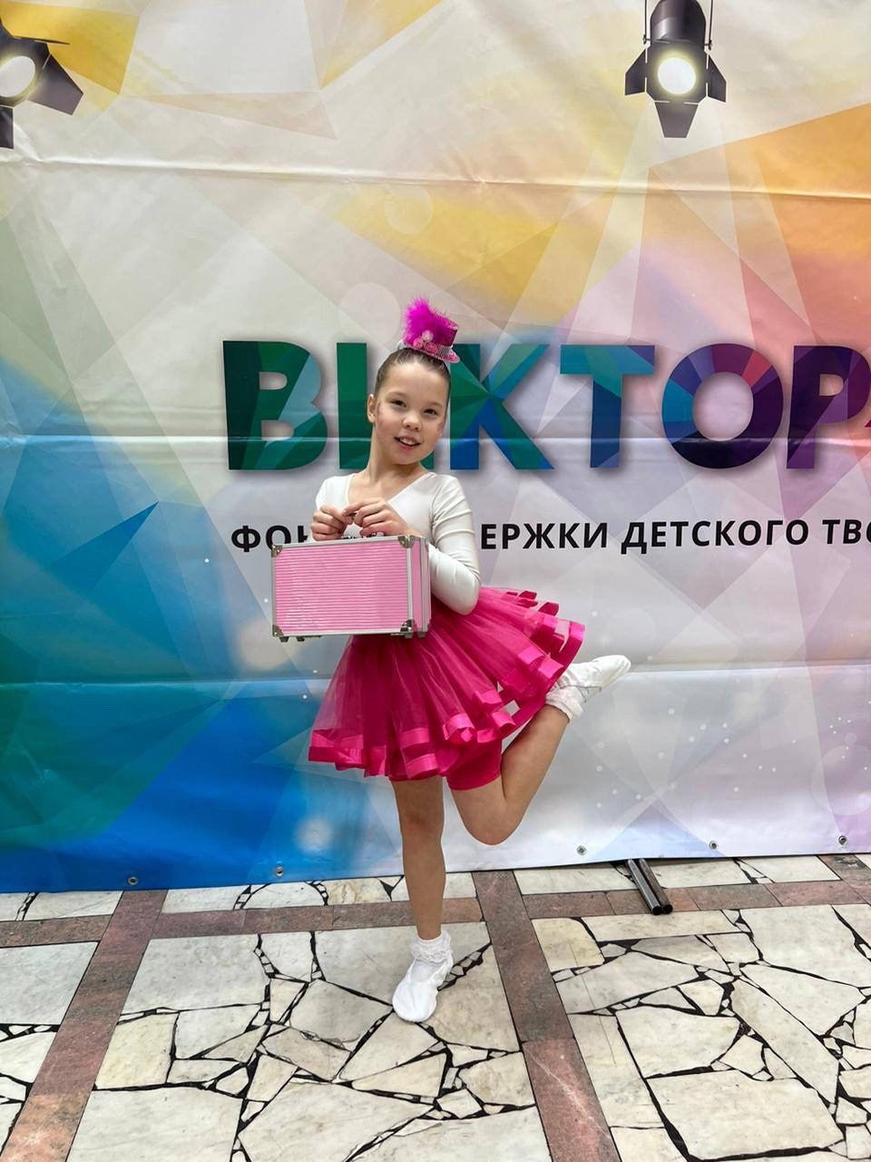 Танцевальный коллектив «Айс» снова покоряет сцену: победы на фестивале 'Изумрудный Дождь'!