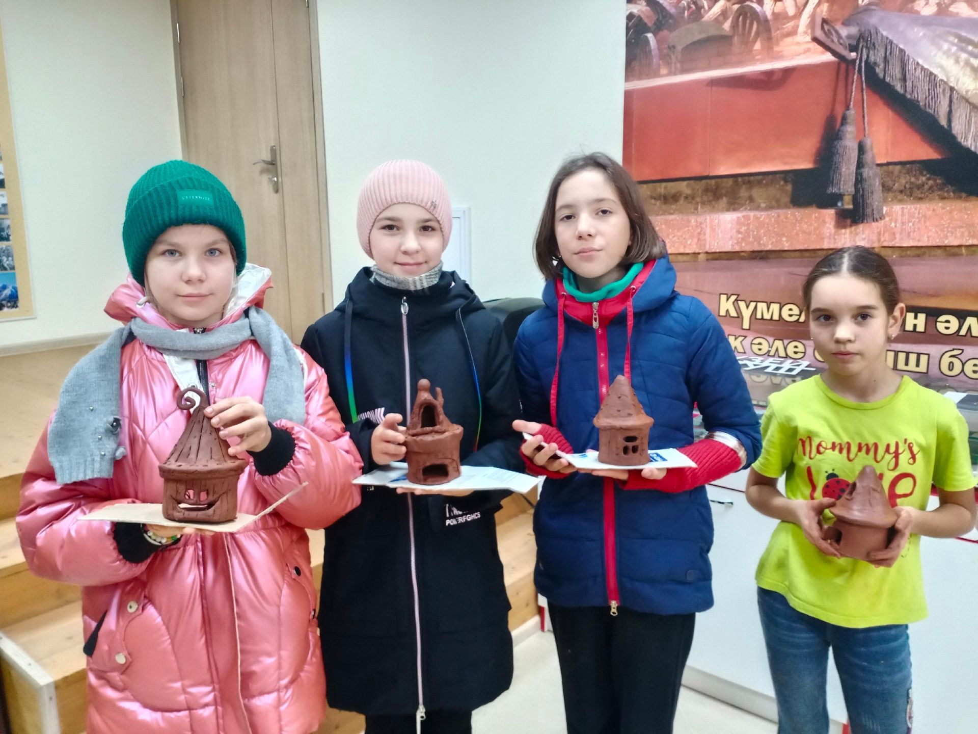 Искусство из глины: уникальные подарки для самых любимых мам