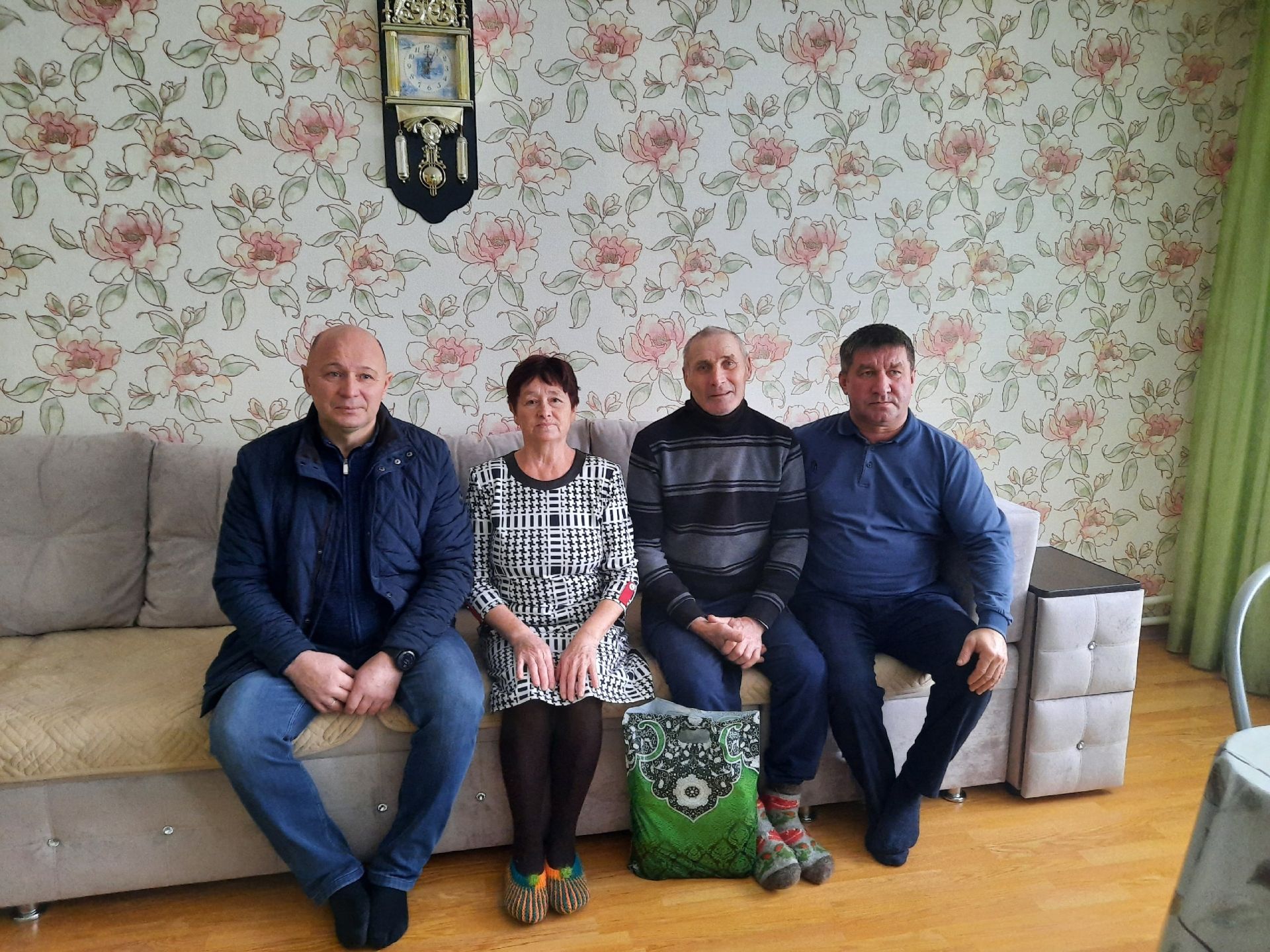 Яшәсен җирдә әниләр!