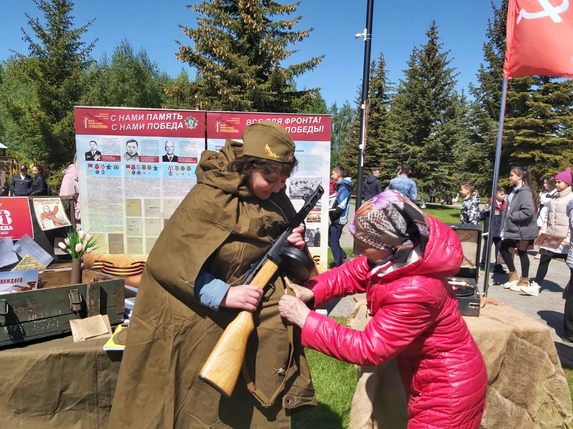 «Гиндукуш» сугышчан дан музее хезмәткәрләре «Хәтер-безнең белән! Безнең белән Җиңү!» дип аталган күргәзмә әзерләделәр