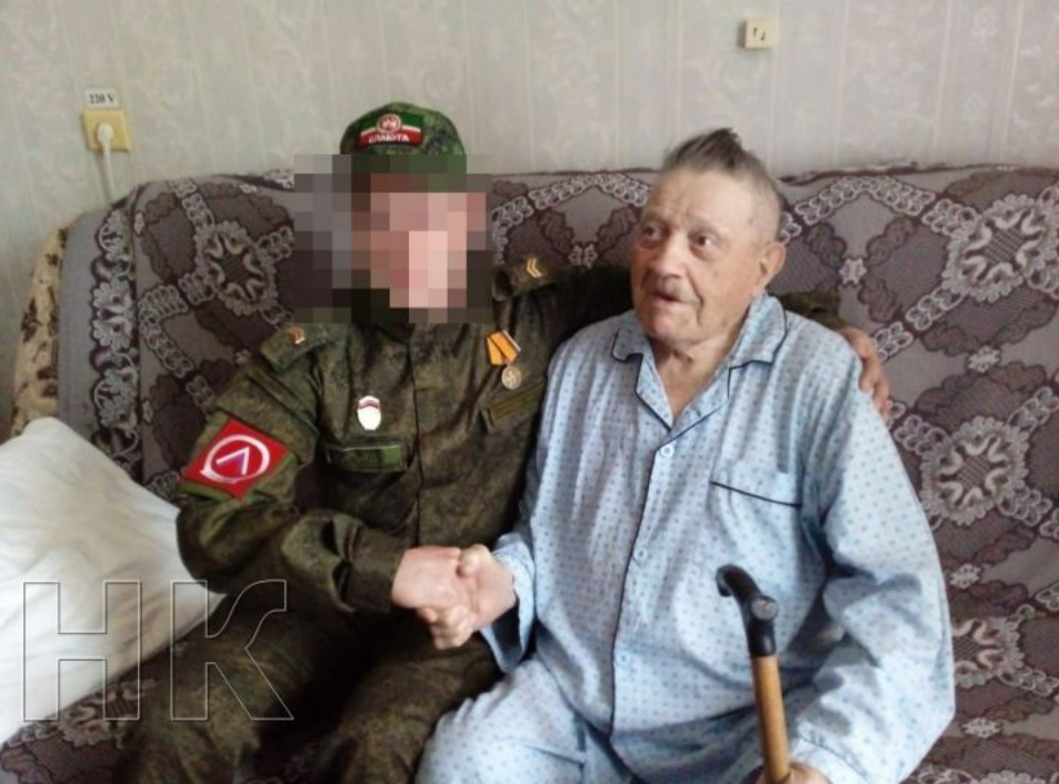 Хәрби сугышчы үзенә хат язган ветеран янына хастаханәдәгә килде