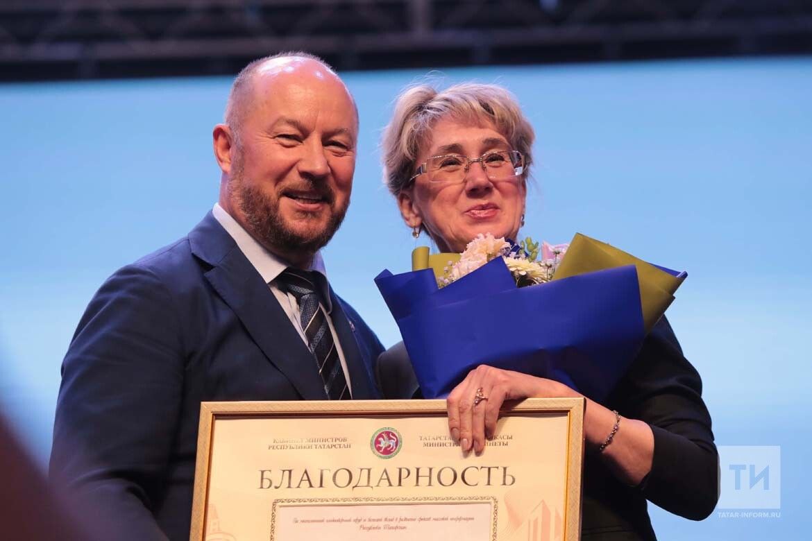 «Хрустальное перо – особенное»: в Татарстане наградили лучших журналистов