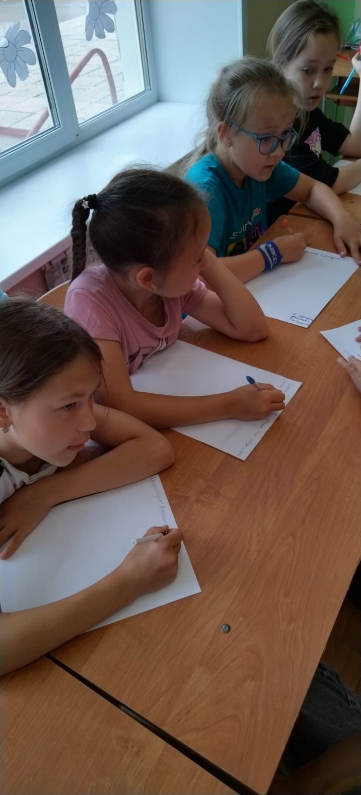 В пришкольном лагере «Ромашка» прошла патриотическая акция «Письмо солдату»