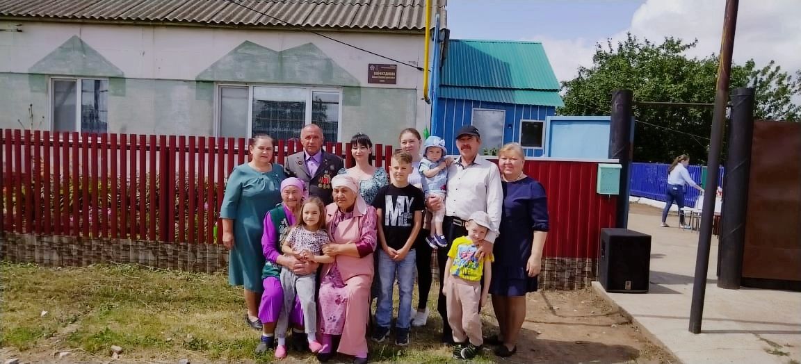 В деревне Октябрь-Буляк Стародрюшского сельского поселения установлена почетная табличка ветерану афганской войны