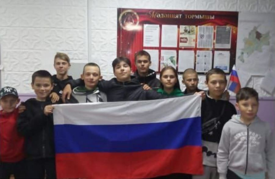 В Иштеряковском СДК прошла беседа о Государственном флаге Российской Федерации