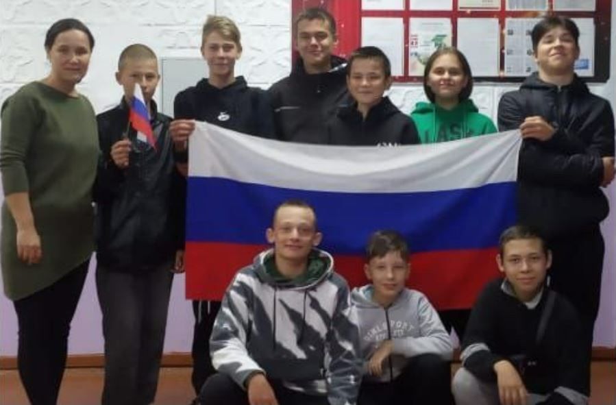 В Иштеряковском СДК прошла беседа о Государственном флаге Российской Федерации