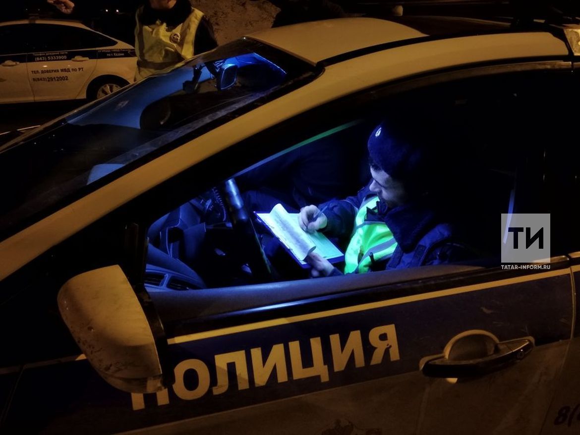 Вступило в силу постановление о запрете вешать гаджеты на лобовое стекло автомобиля