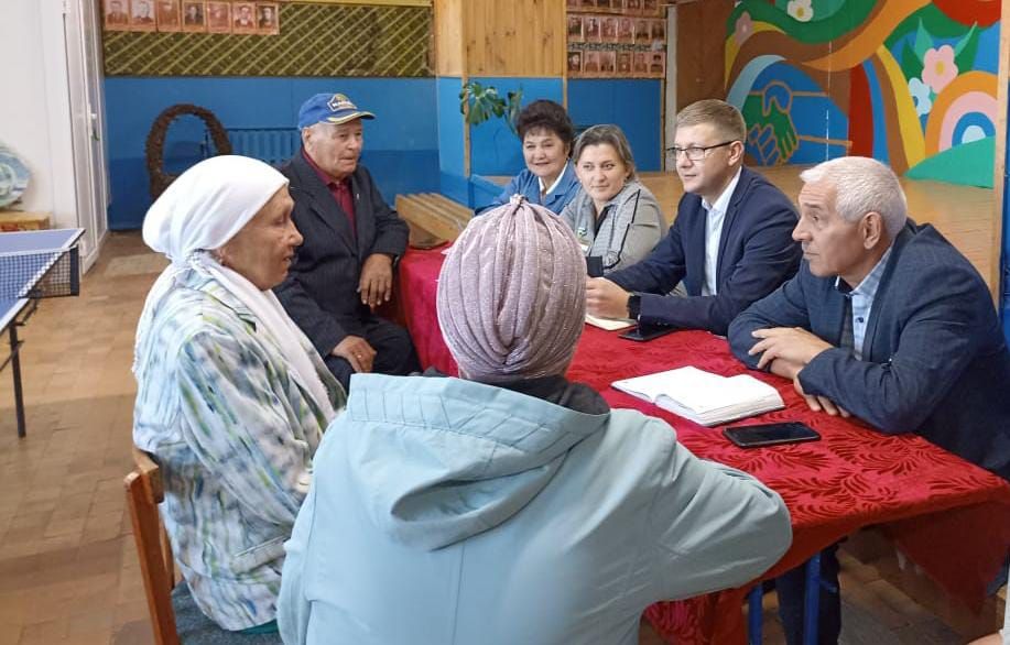 Прошли круглые столы с участием пожилых и специалистов центра социального обслуживания «Шафкать», фонда пенсионного и социального страхования, Тукаевской ЦРБ