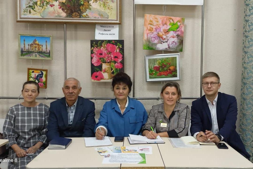 Прошли круглые столы с участием пожилых и специалистов центра социального обслуживания «Шафкать», фонда пенсионного и социального страхования, Тукаевской ЦРБ