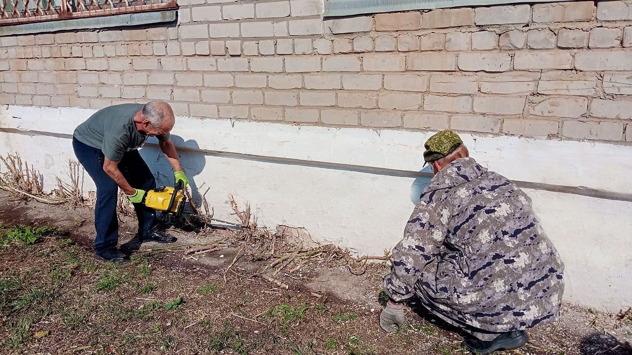 В Князевском сельском поселение прошла экологическая акция «Сделаем краше поселение наше» по благоустройству территории парка культуры и отдыха