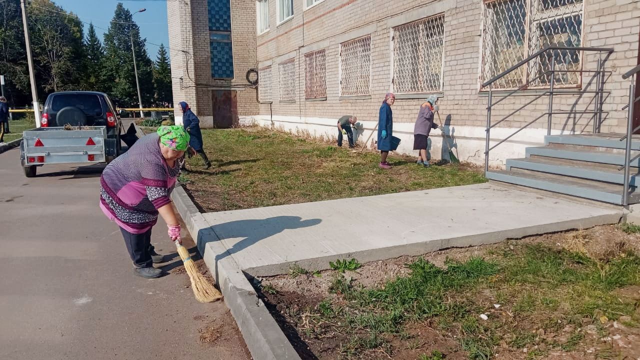 В Князевском сельском поселение прошла экологическая акция «Сделаем краше поселение наше» по благоустройству территории парка культуры и отдыха