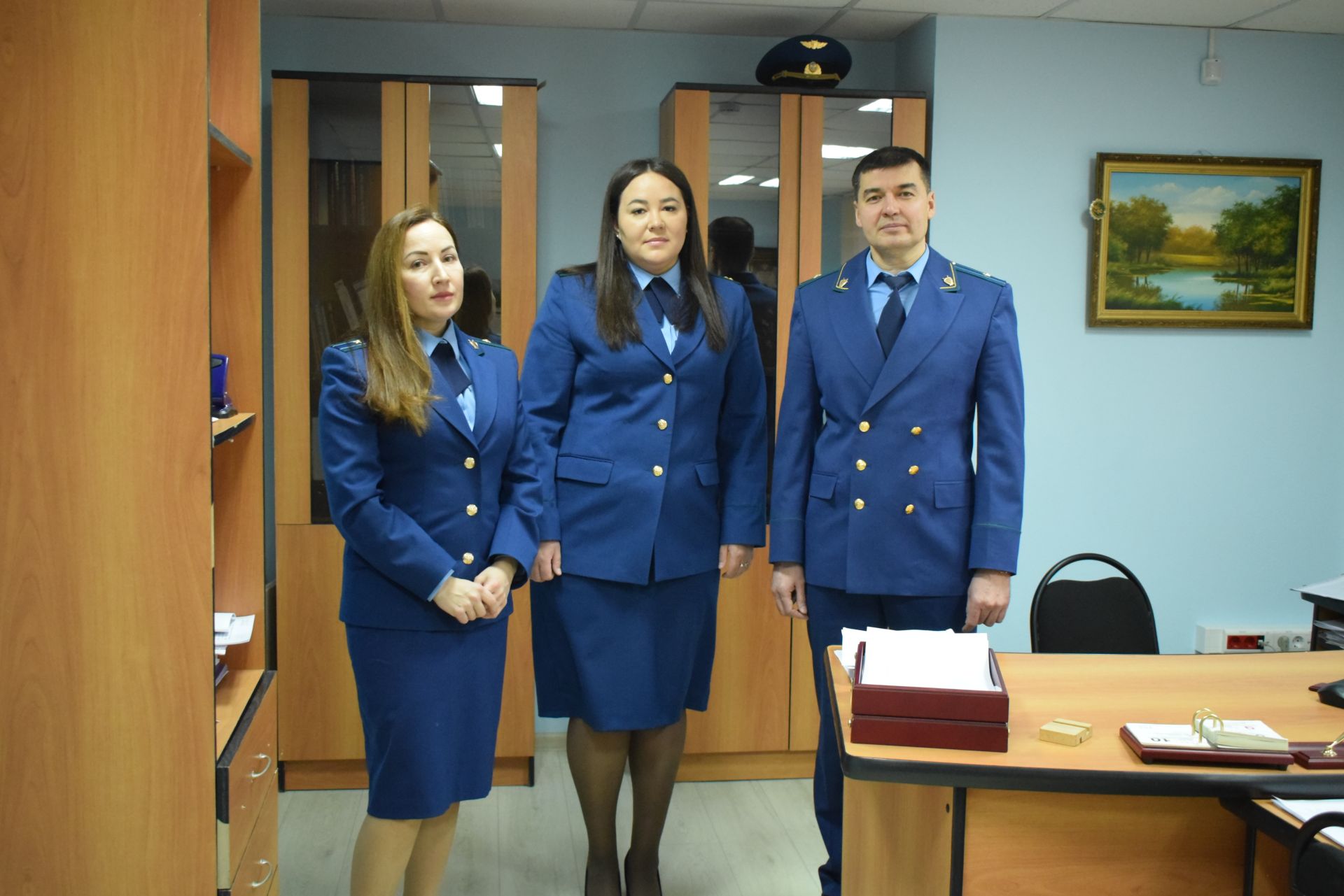 Прокуратурада ярдәмчел кешеләр эшли