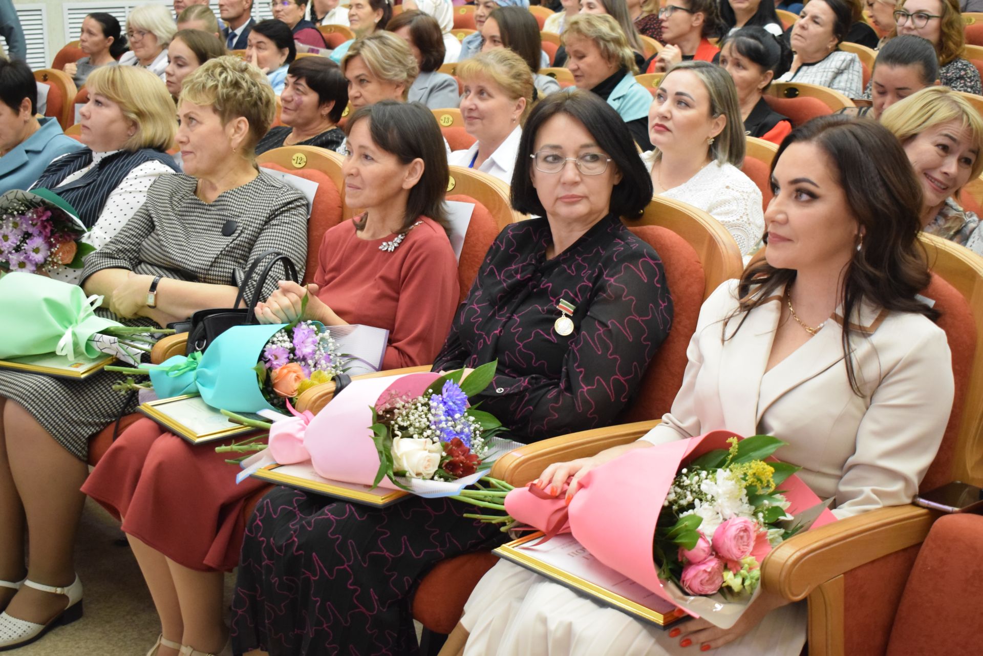 Учителя как путеводные звезды для подрастающего поколения