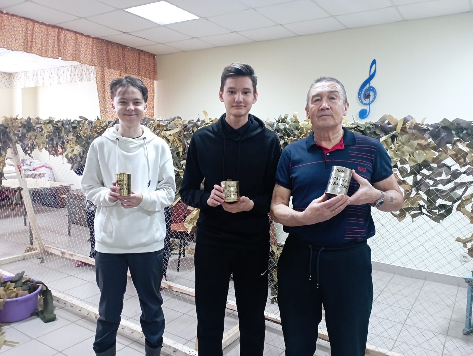 Кузкеевская школа проводит добровольческую акцию в поддержку защитников Родины