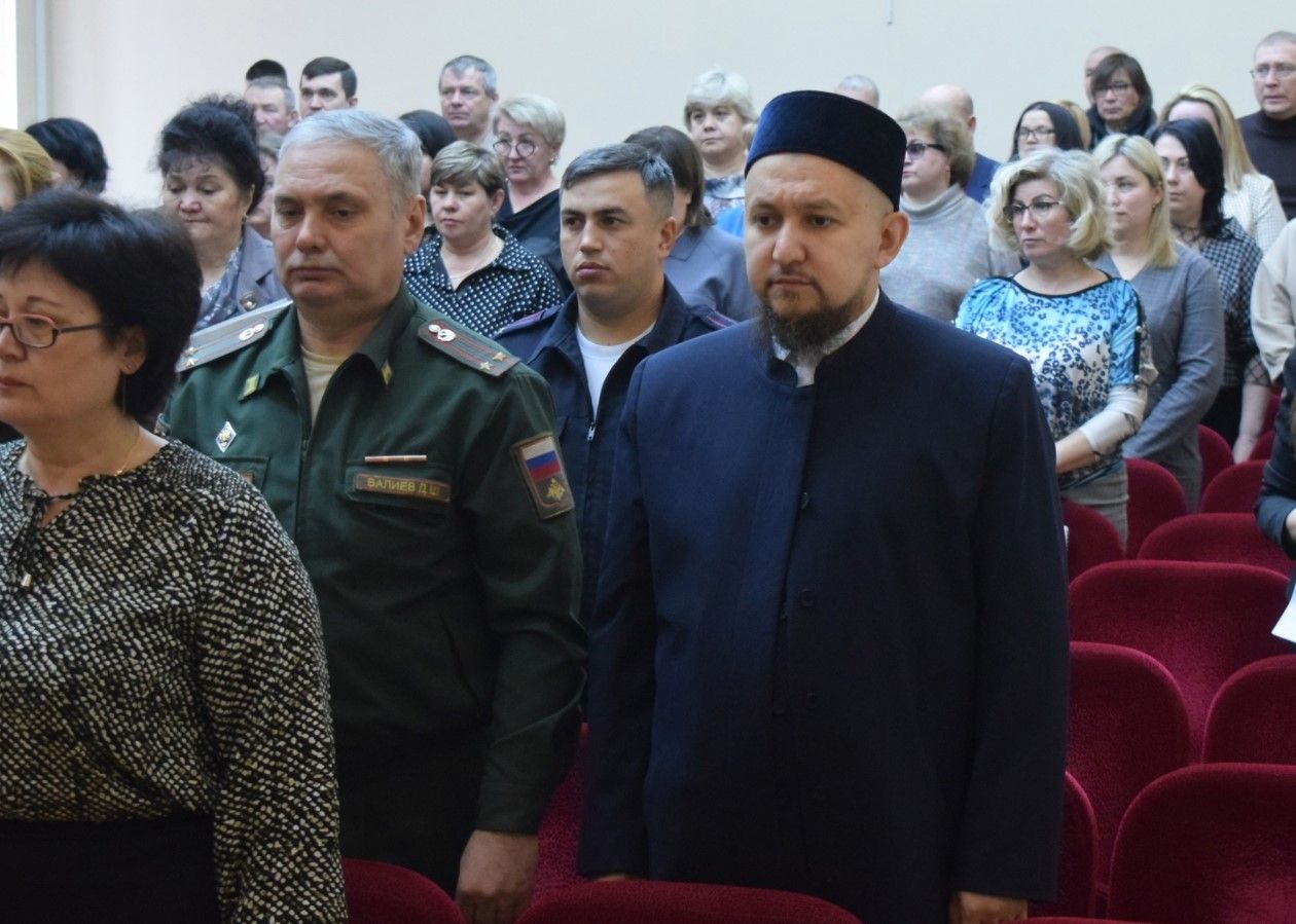 Память и солидарность: минута молчания в память о погибших в Крокус Сити Холле