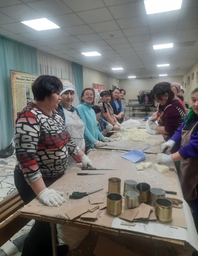 В Мелекесском сельском доме культуры изготовлено 554 блиндажных свечи для бойцов СВО