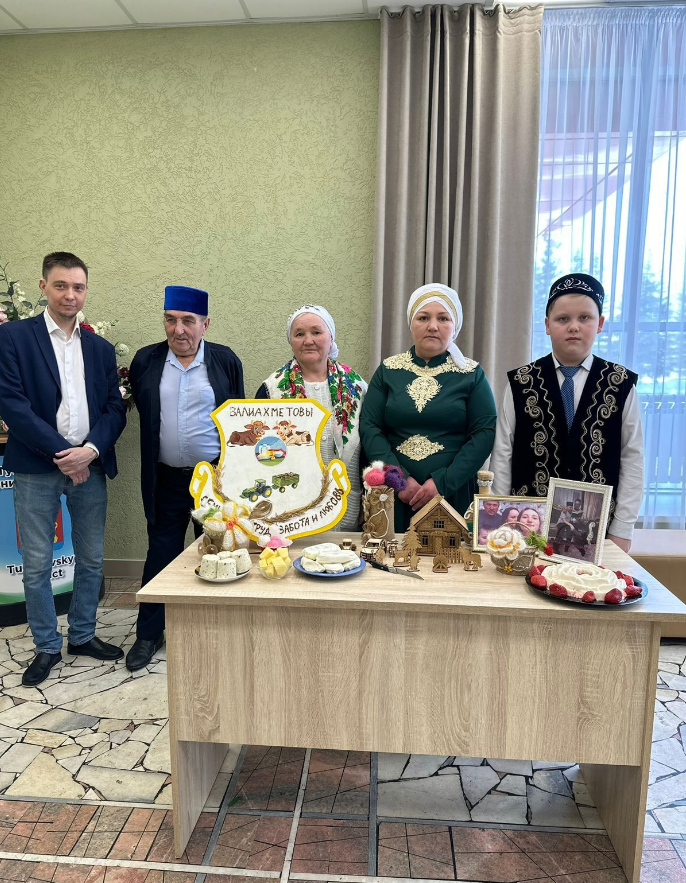 Праздник семейного творчества в посёлке Новом: общение, творчество и семейные ценности