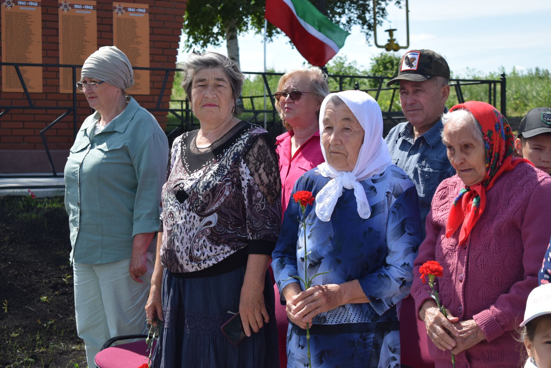 Открытие памятника в деревне Евлево: почесть ветеранов