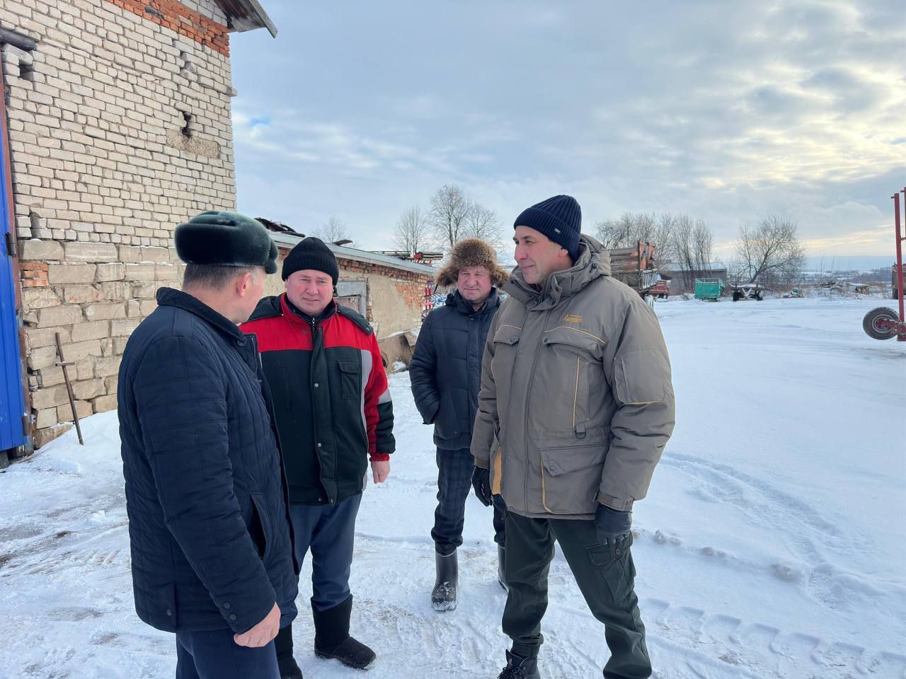 Руководитель Исполнительного комитета Камиль Назмиев посетил ряд сельскохозяйственных предприятий