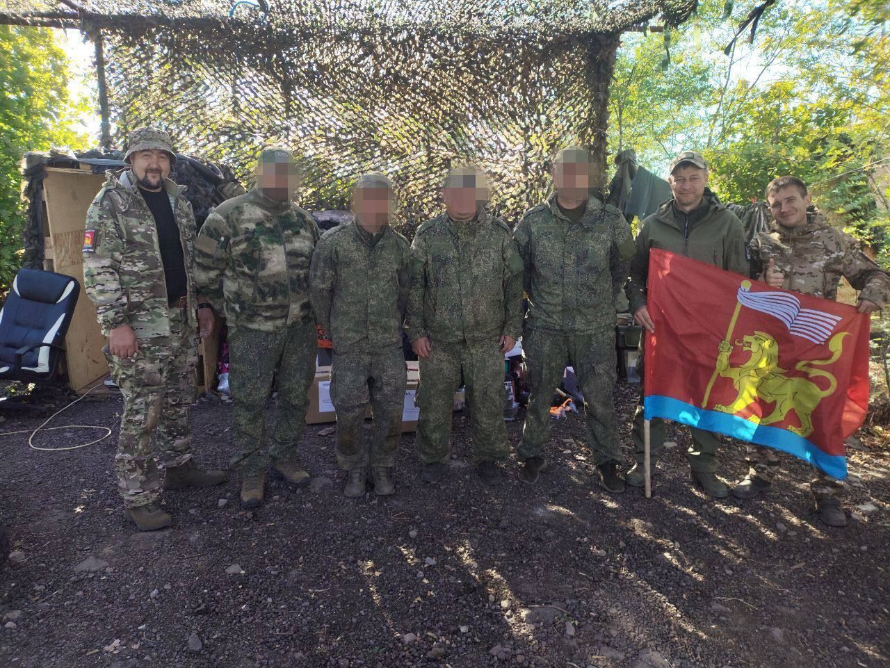 Делегация Тукаевского района передала гуманитарную помощь нашим бойцам