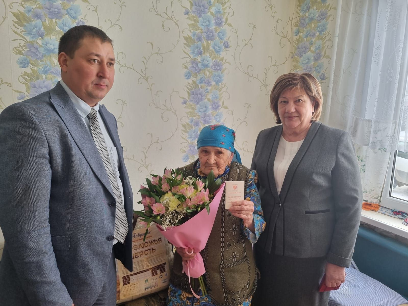 Юбилейные медали были вручены труженикам тыла Бурдинского сельского поселения
