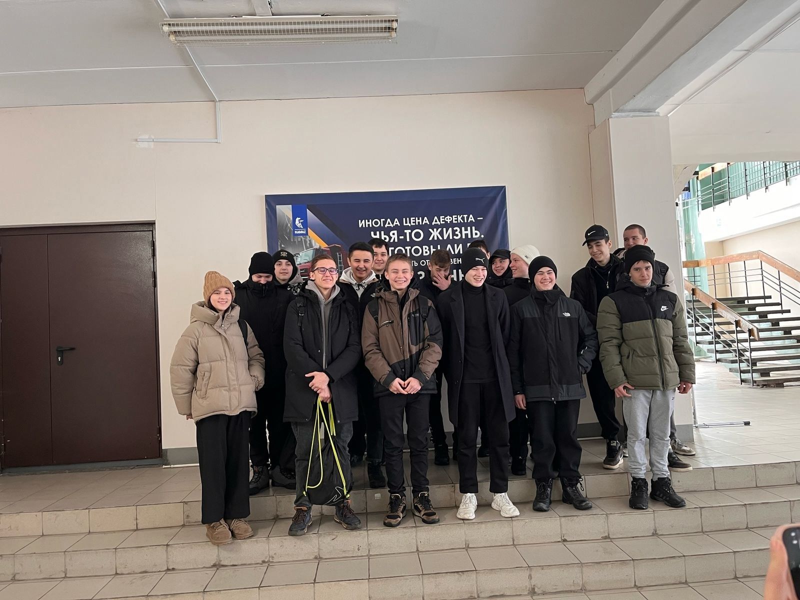 Теләнче-Тамак мәктәбенең 8 класс укучылары двигательләр заводында булдылар