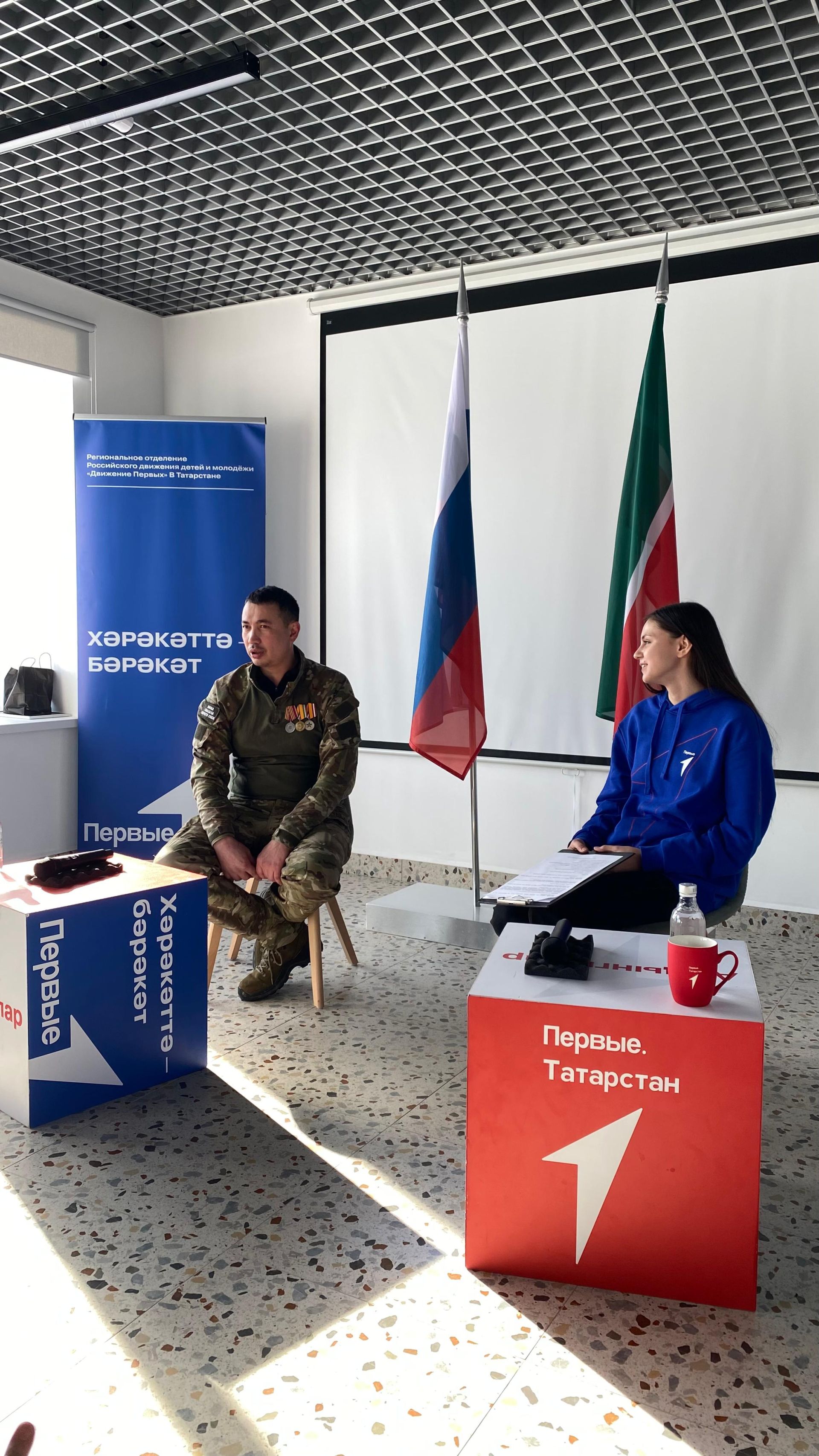 Укучылар район герое белән очраштылар