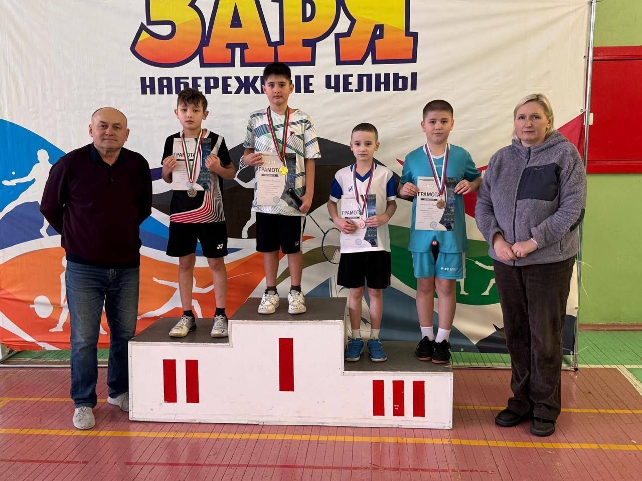 Безнең бадминтончылар бөтен пьедесталны яуладылар