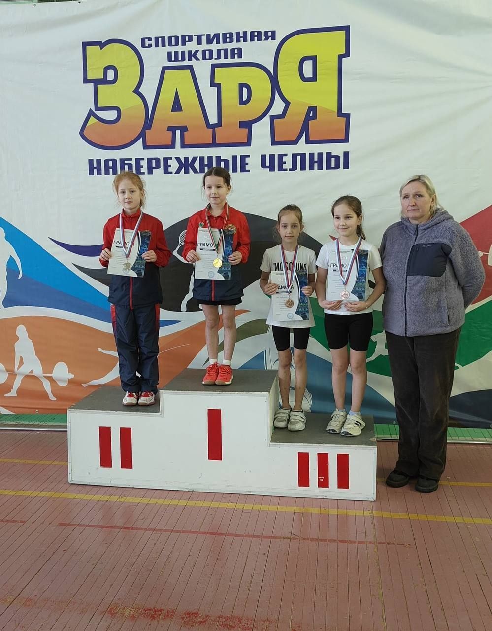 Безнең бадминтончылар бөтен пьедесталны яуладылар