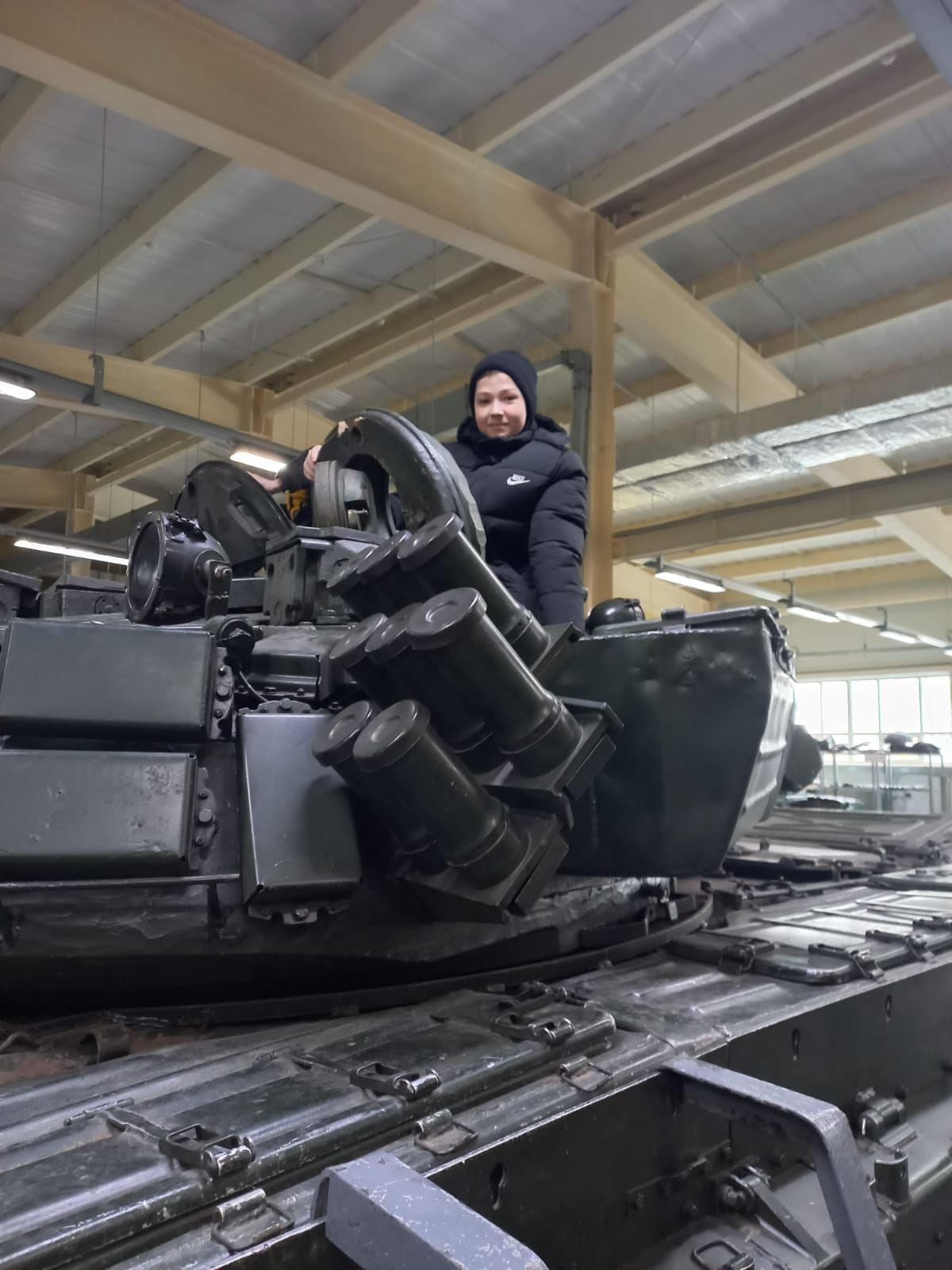 Ученики двух школ посетили танковое училище